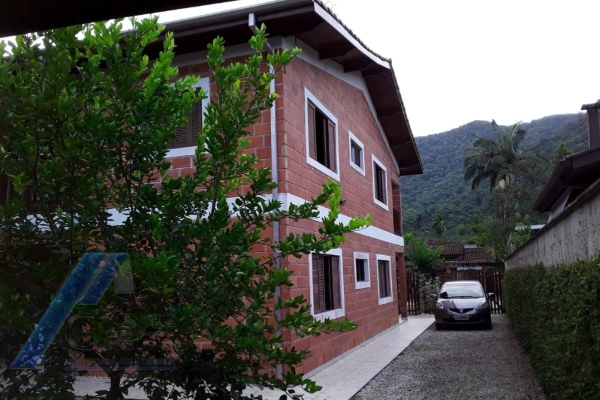 Casa à venda com 4 quartos, 220m² - Foto 8