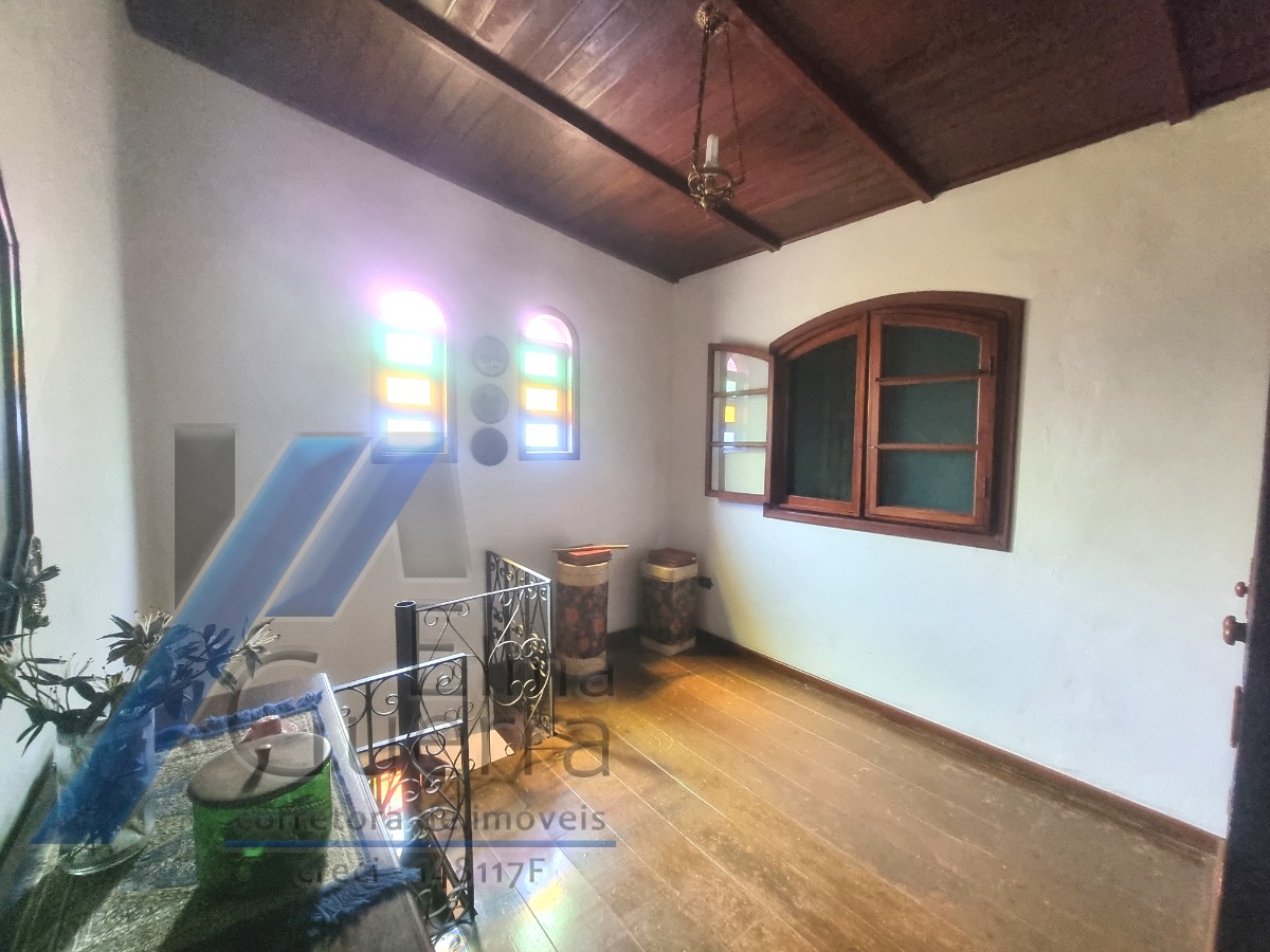 Ubatuba, Ressaca - Casa com 03 dormitórios, sendo 01 suíte.