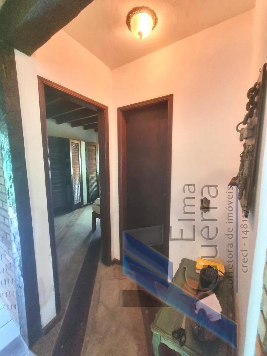 Ubatuba, Ressaca - Casa com 03 dormitórios, sendo 01 suíte.