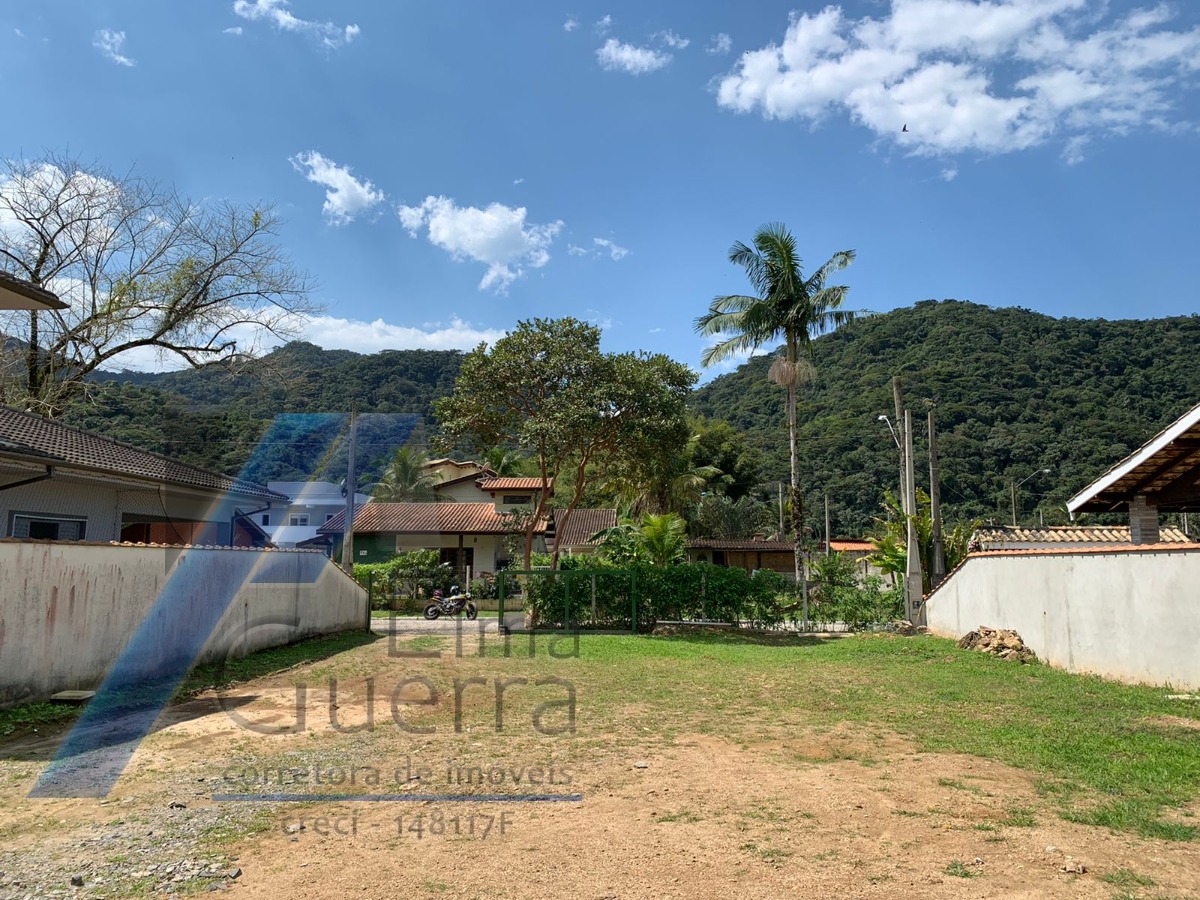 Ubatuba - Condomínio Ubatuba Country, edícula com 01 dormitório, terreno de 450 m2.
