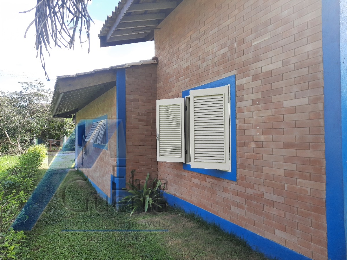 Ubatuba, Horto - Condomínio Ubatuba Country, casa com 02 dormitórios, sendo 01 suíte.