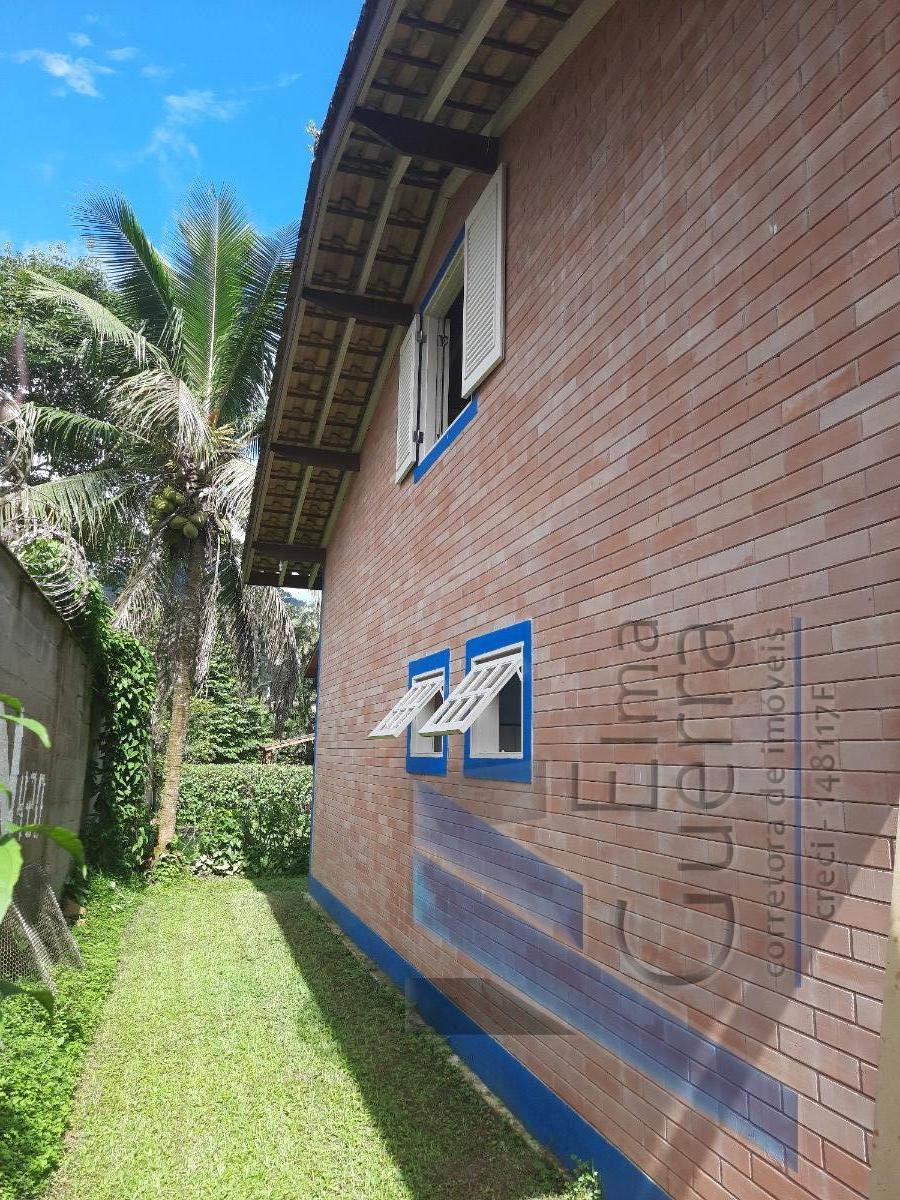 Ubatuba, Horto - Condomínio Ubatuba Country, casa com 02 dormitórios, sendo 01 suíte.