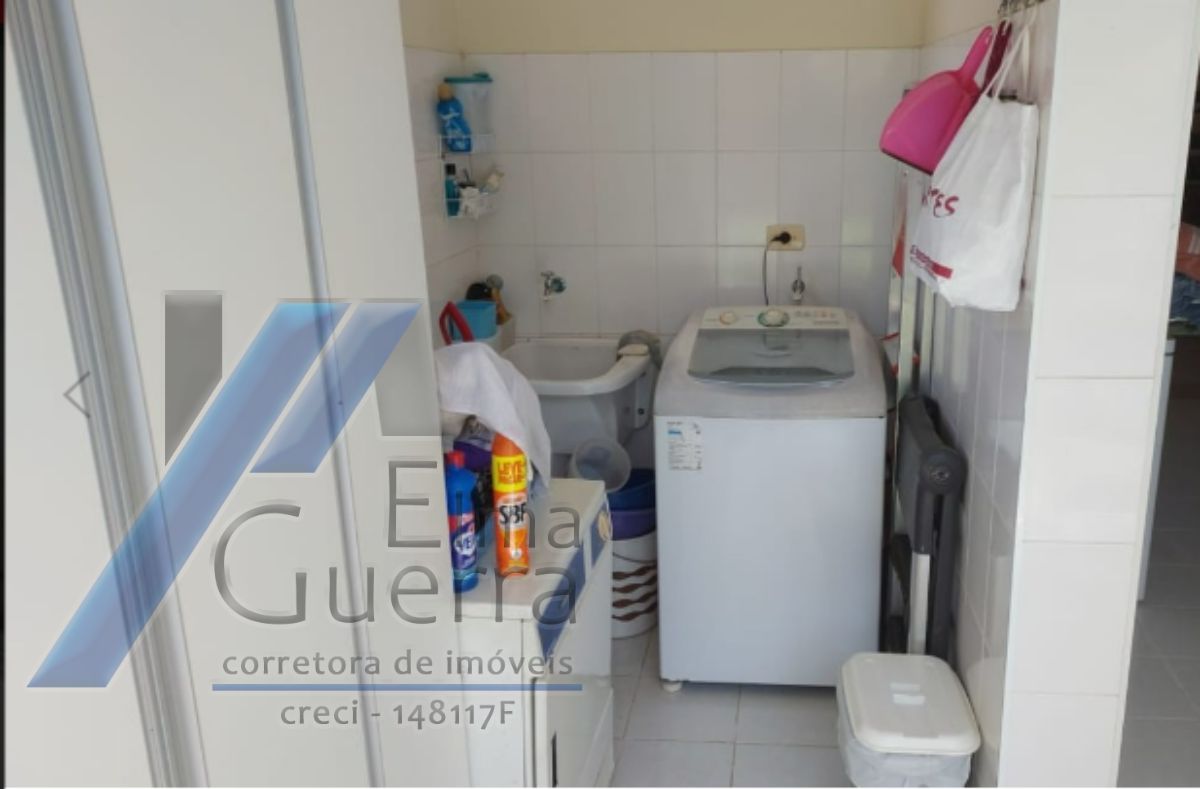 Ubatuba - Condomínio Park Hills, casa com 03 dormitórios, sendo 01 suíte e área de lazer.