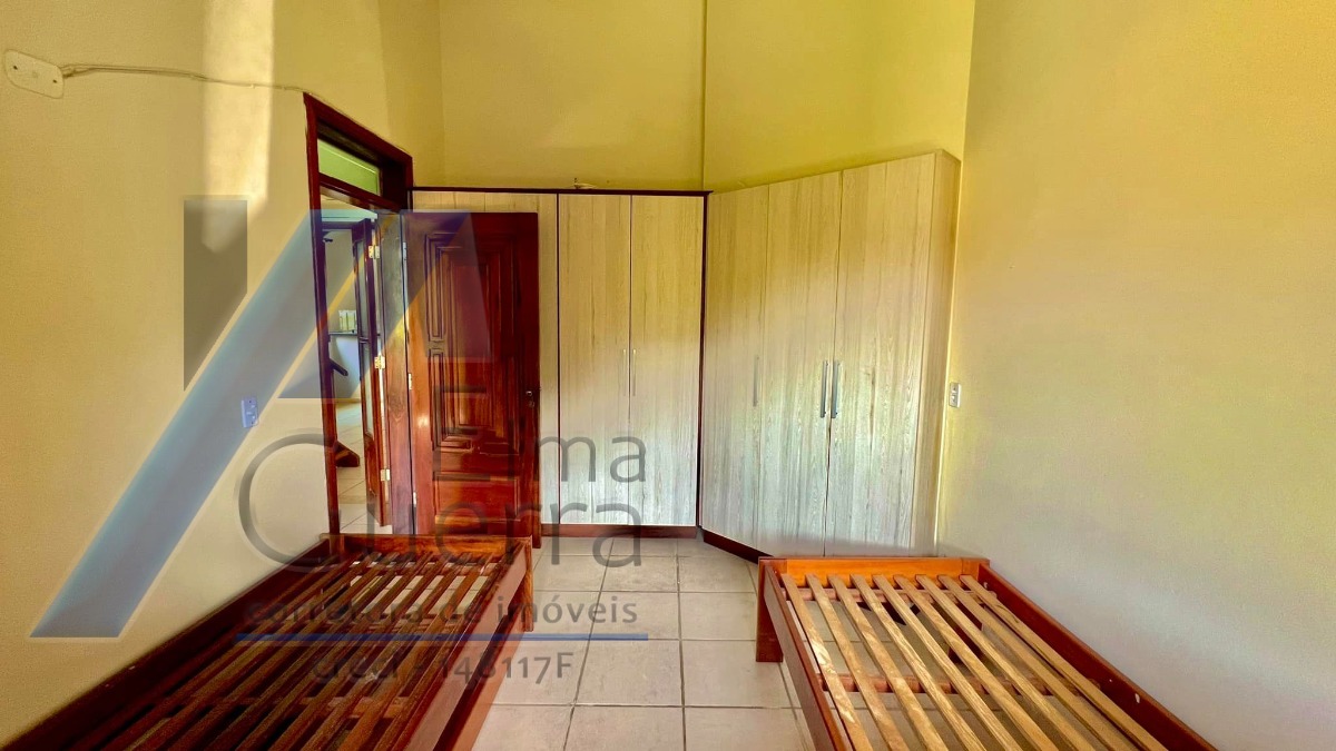 Ubatuba - Condomínio Villas, casa com 03 dormitórios, sendo 01 suíte e área de lazer.