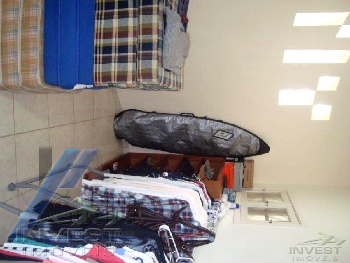 Ubatuba - Condomínio Ubatuba country, casa no com 03 dormitórios, sendo 01 suíte.