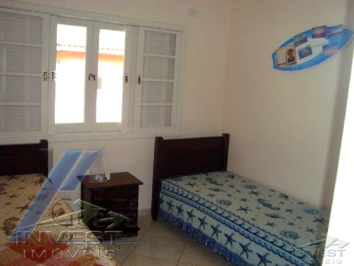 Ubatuba - Condomínio Ubatuba country, casa no com 03 dormitórios, sendo 01 suíte.