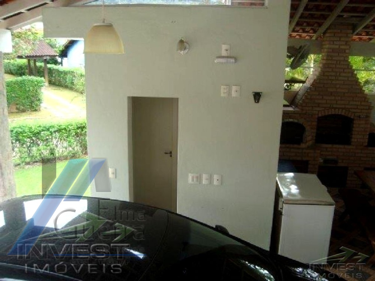 Ubatuba - Condomínio Ubatuba country, casa no com 03 dormitórios, sendo 01 suíte.