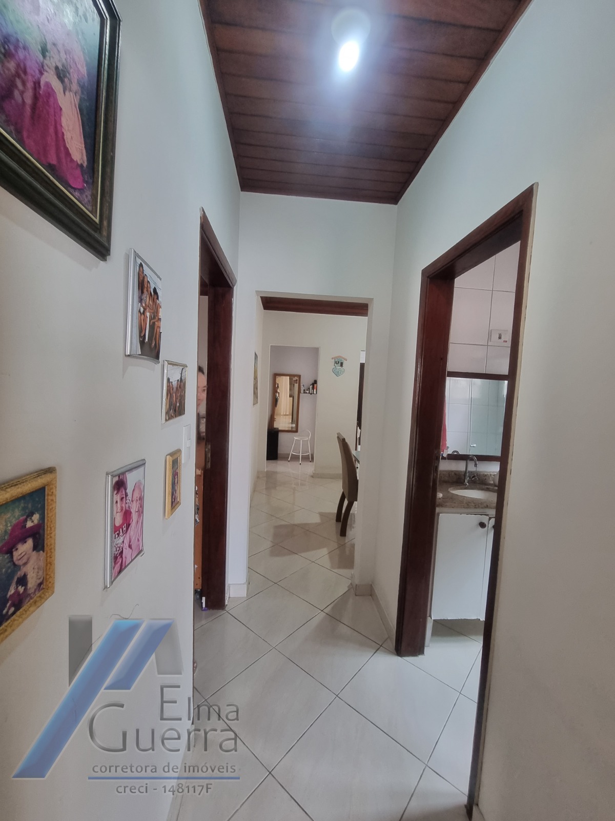 Ubatuba, Centro - Casa com 02 dormitórios.