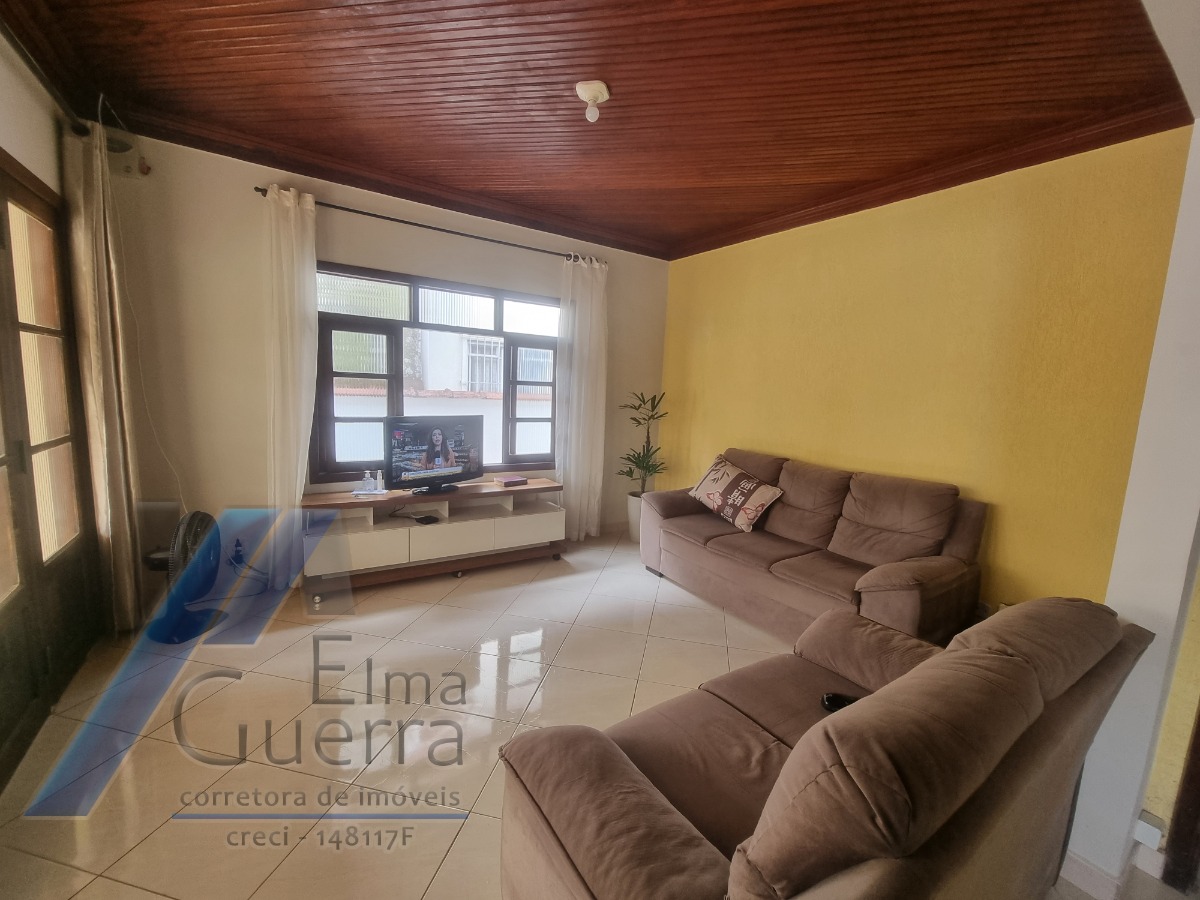 Ubatuba, Centro - Casa com 02 dormitórios.