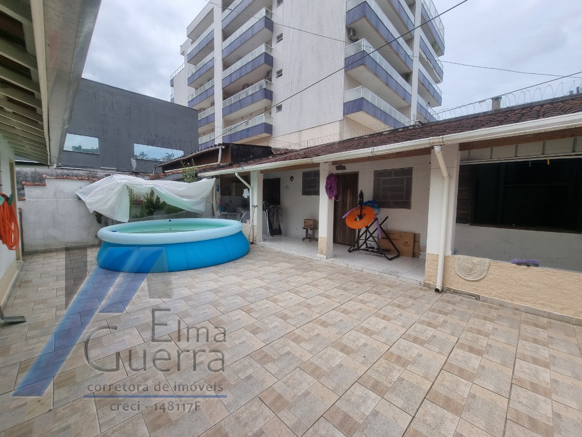 Ubatuba, Centro - Casa com 02 dormitórios.