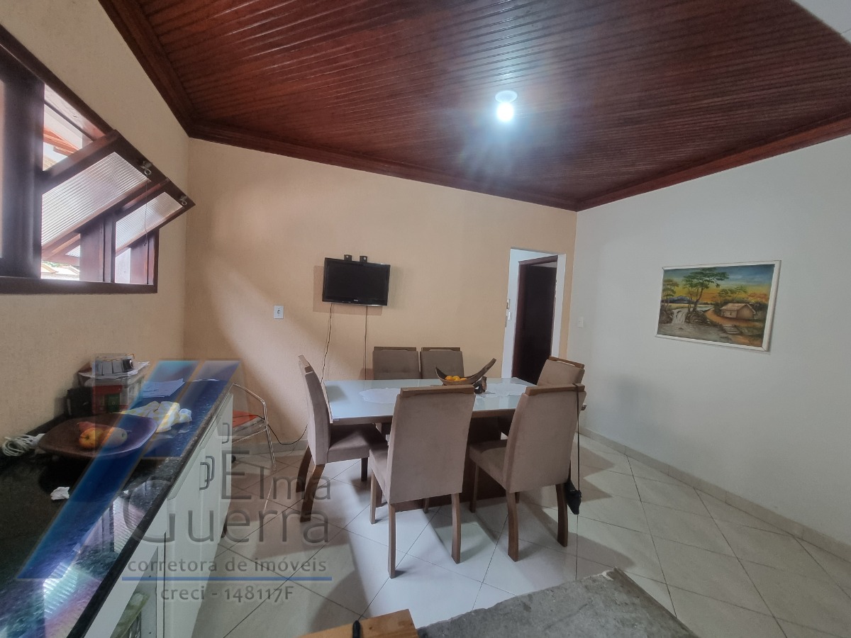 Ubatuba, Centro - Casa com 02 dormitórios.