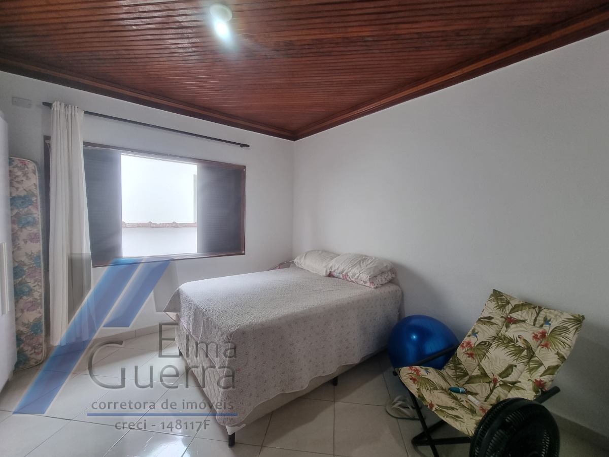 Ubatuba, Centro - Casa com 02 dormitórios.