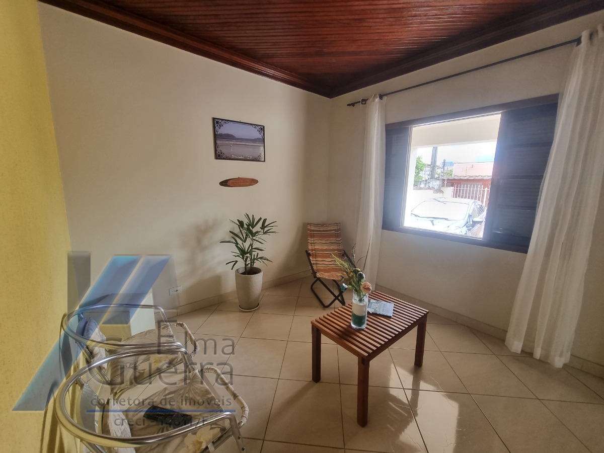 Ubatuba, Centro - Casa com 02 dormitórios.