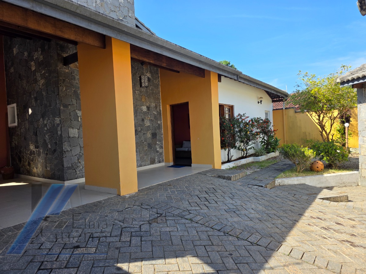 Casa, 3 quartos, 298 m² - Foto 3