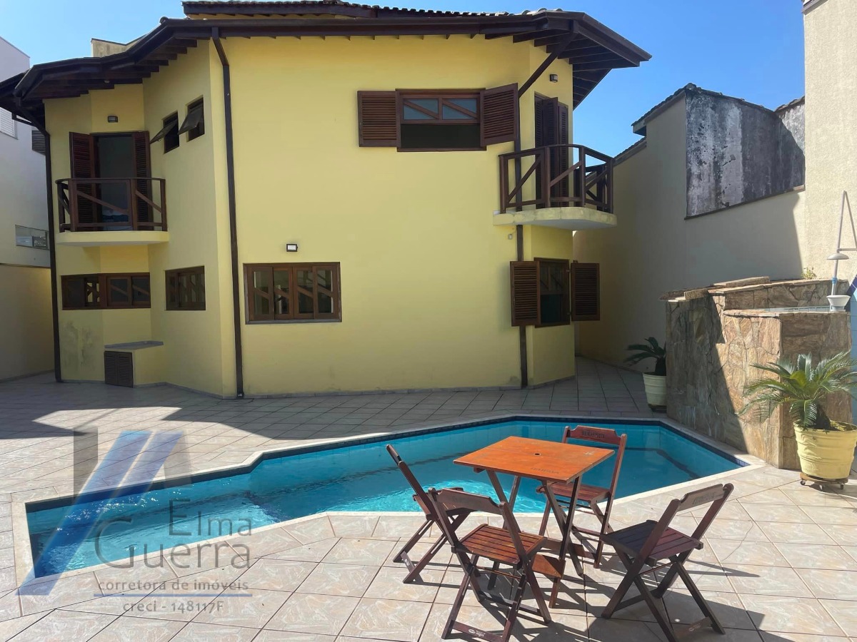 Casa, 5 quartos, 375 m² - Foto 1