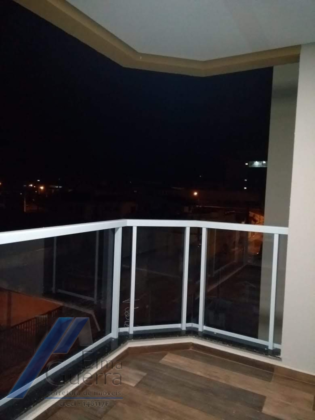 Ubatuba, Centro - Apartamento com 02 dormitórios, sendo 01 suíte e área de lazer.