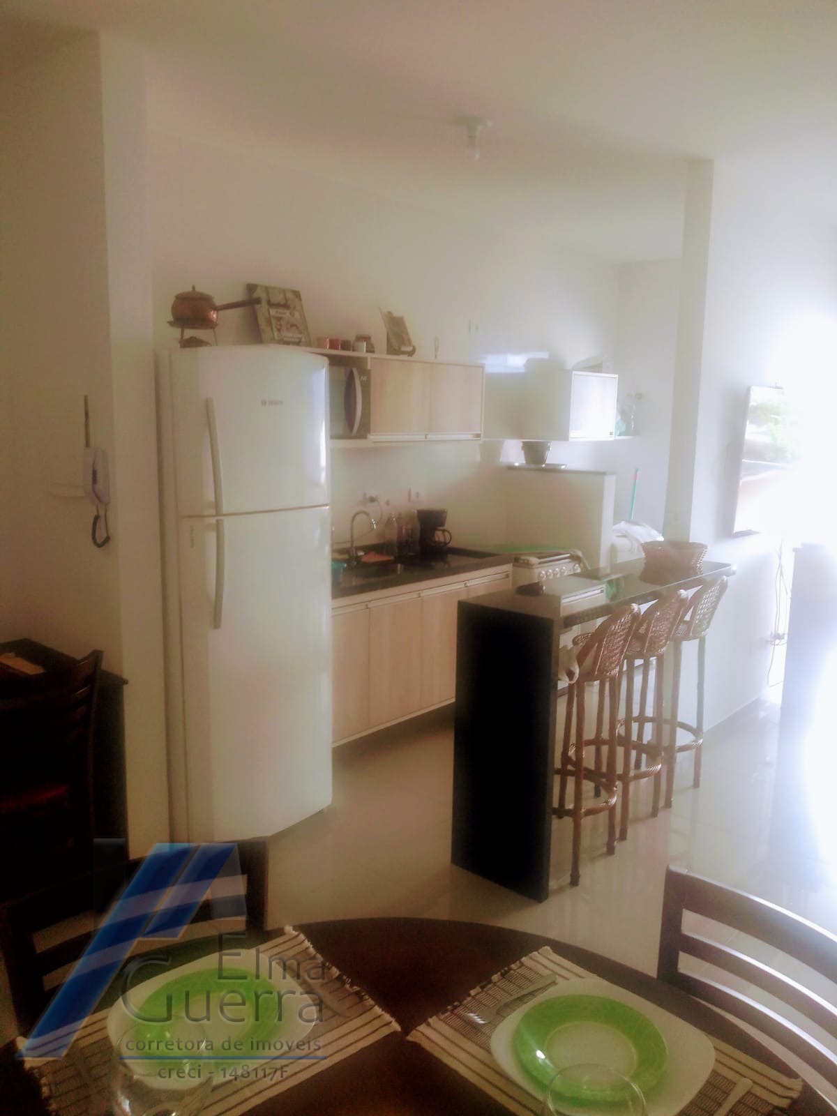 Ubatuba, Centro - Apartamento com 02 dormitórios, sendo 01 suíte e área de lazer.
