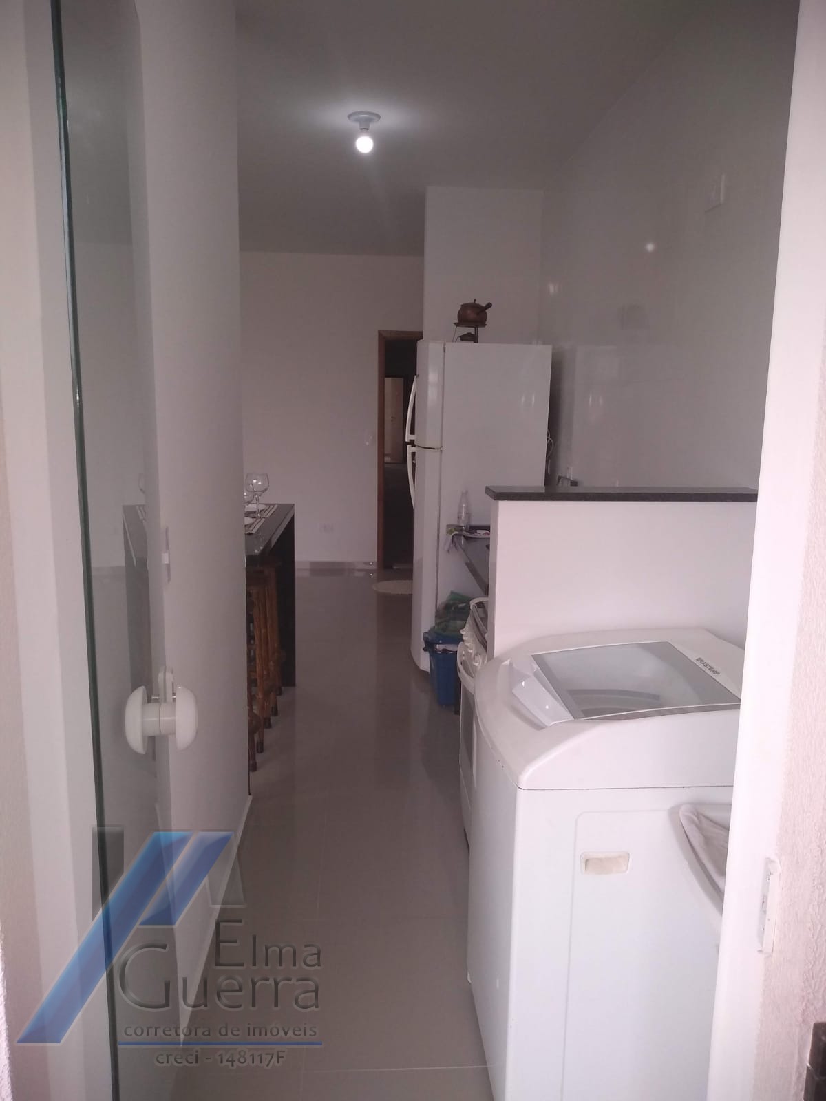 Ubatuba, Centro - Apartamento com 02 dormitórios, sendo 01 suíte e área de lazer.