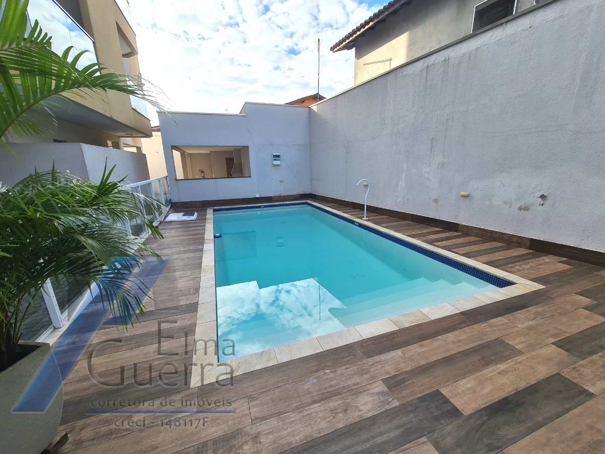 Ubatuba, Centro - Apartamento com 02 dormitórios, sendo 01 suíte e área de lazer.