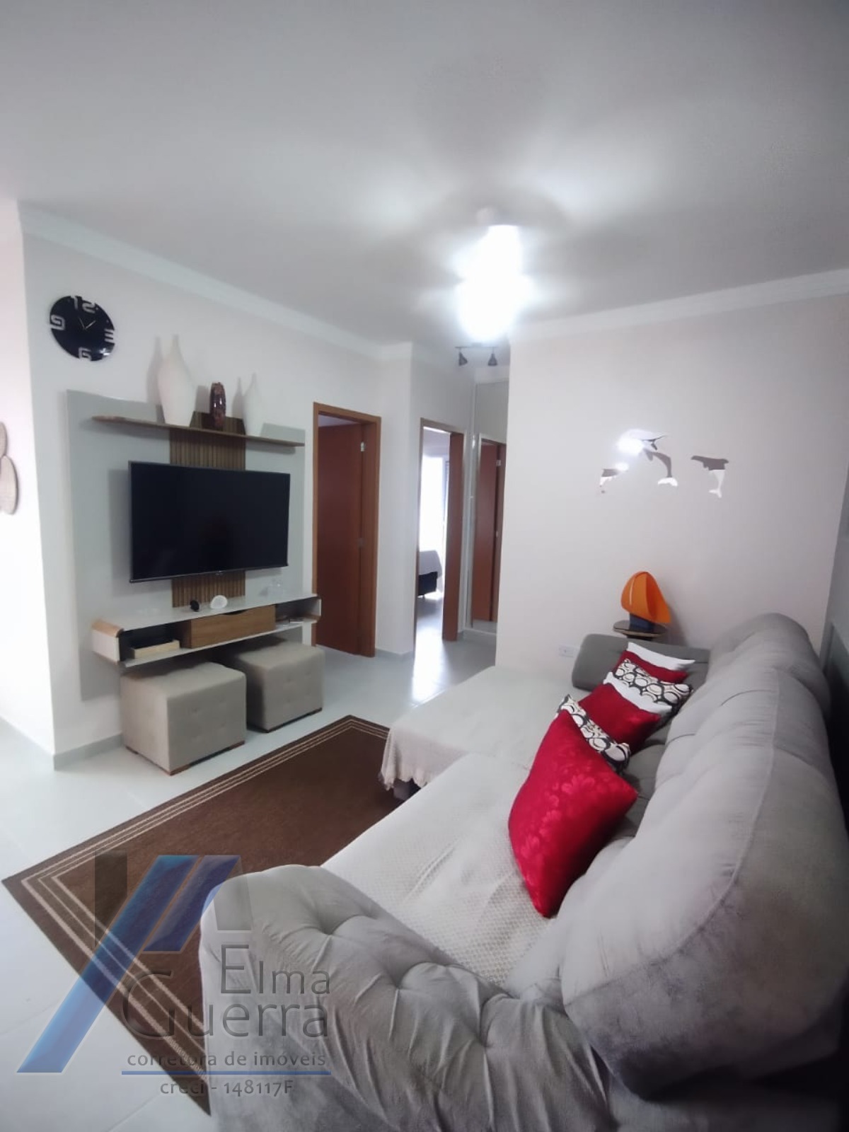 Ubatuba, Toninhas - Apartamento mobiliado com vista para o praia com 02 dormitórios, sendo 01 suíte.