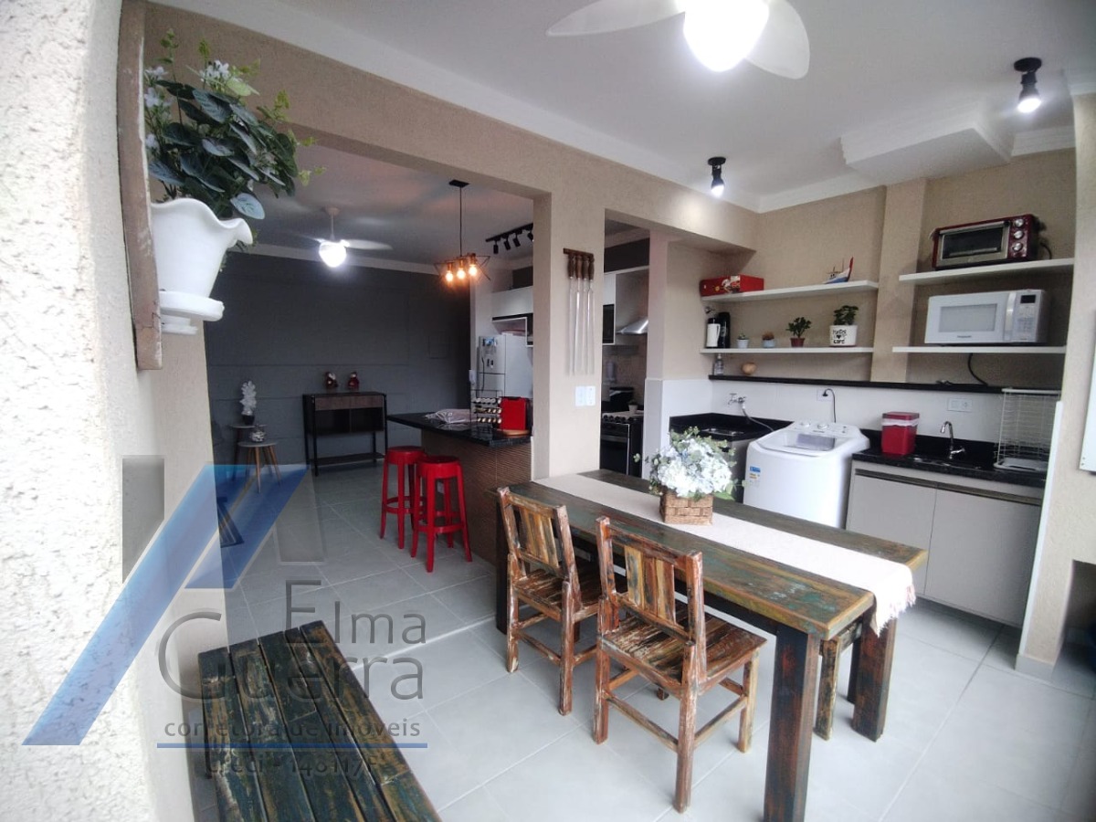 Ubatuba, Toninhas - Apartamento mobiliado com vista para o praia com 02 dormitórios, sendo 01 suíte.