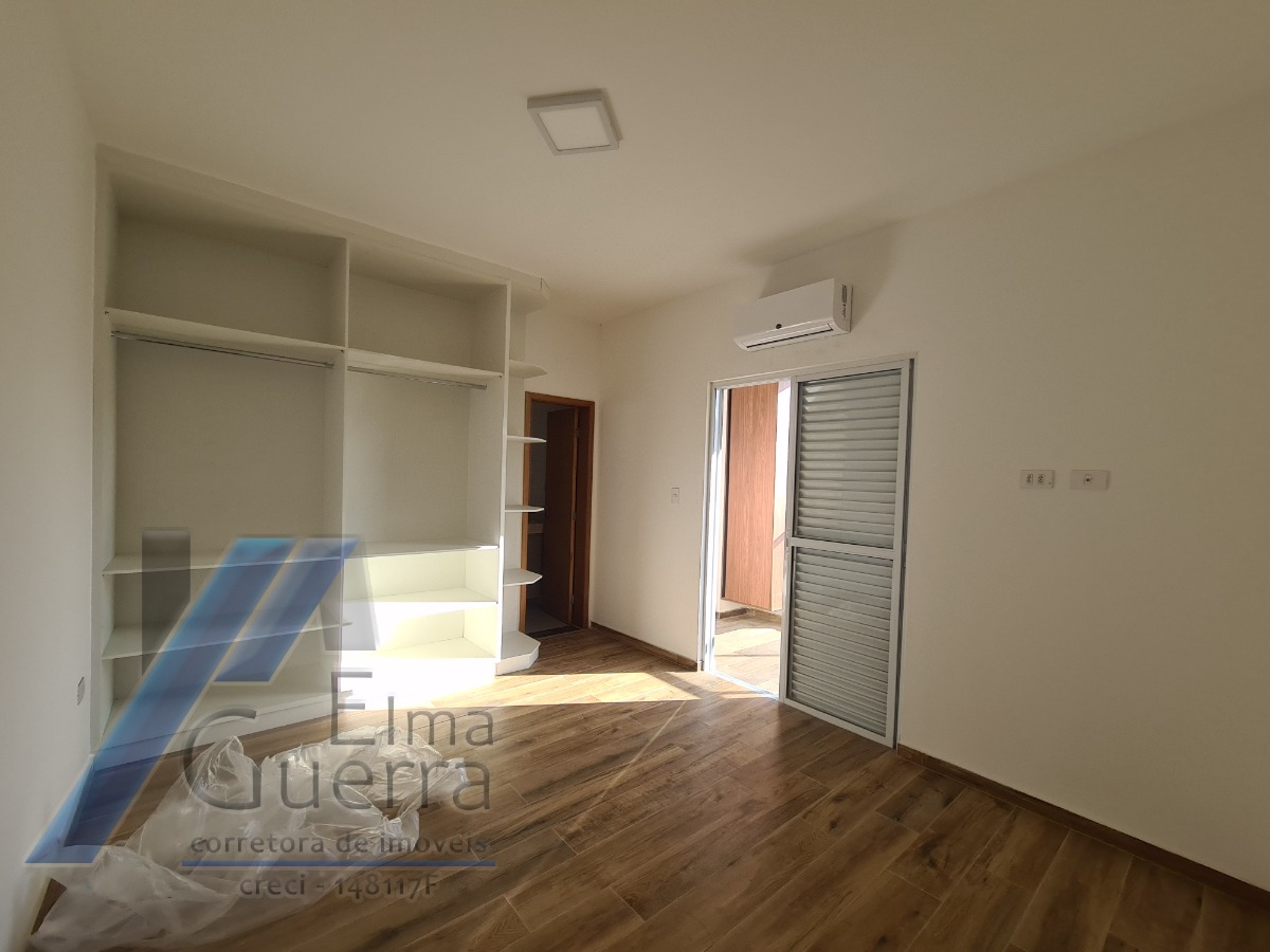 Ubatuba, Centro - Apartamento cobertura com 03 dormitórios, sendo 01 suíte com área de lazer.