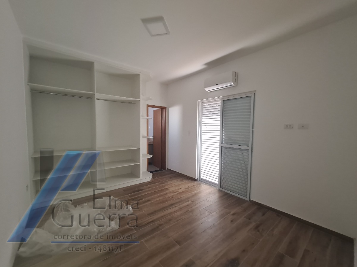 Ubatuba, Centro - Apartamento cobertura com 03 dormitórios, sendo 01 suíte com área de lazer.