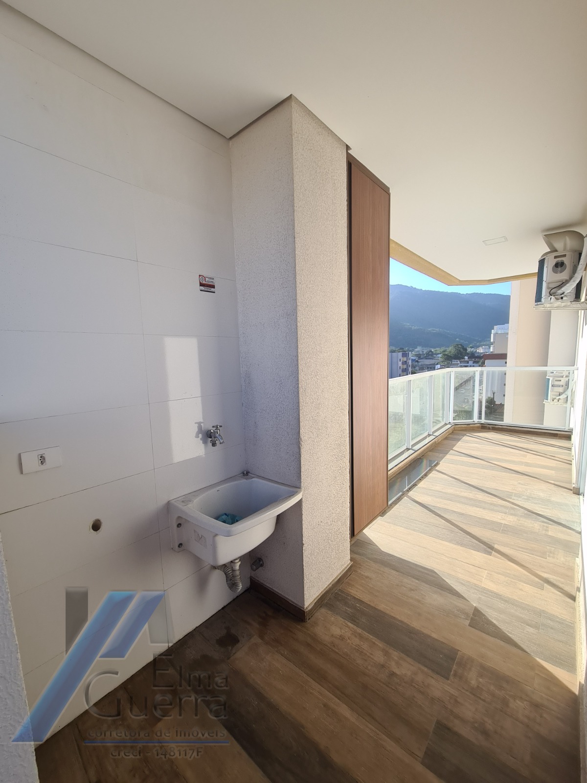 Ubatuba, Centro - Apartamento cobertura com 03 dormitórios, sendo 01 suíte com área de lazer.