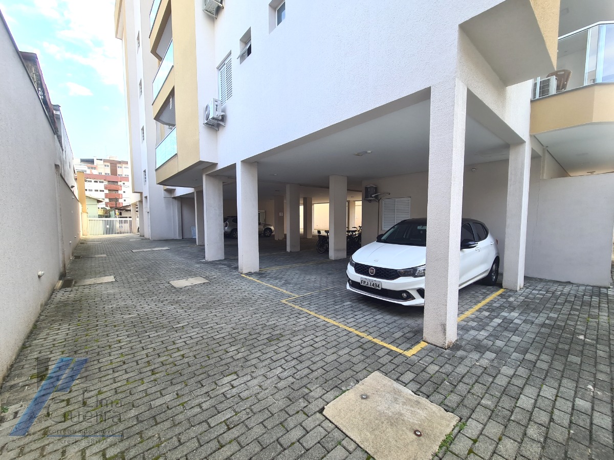 Ubatuba, Centro - Apartamento cobertura com 03 dormitórios, sendo 01 suíte com área de lazer.