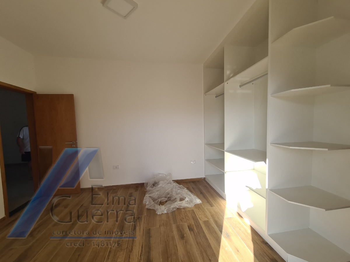 Ubatuba, Centro - Apartamento cobertura com 03 dormitórios, sendo 01 suíte com área de lazer.