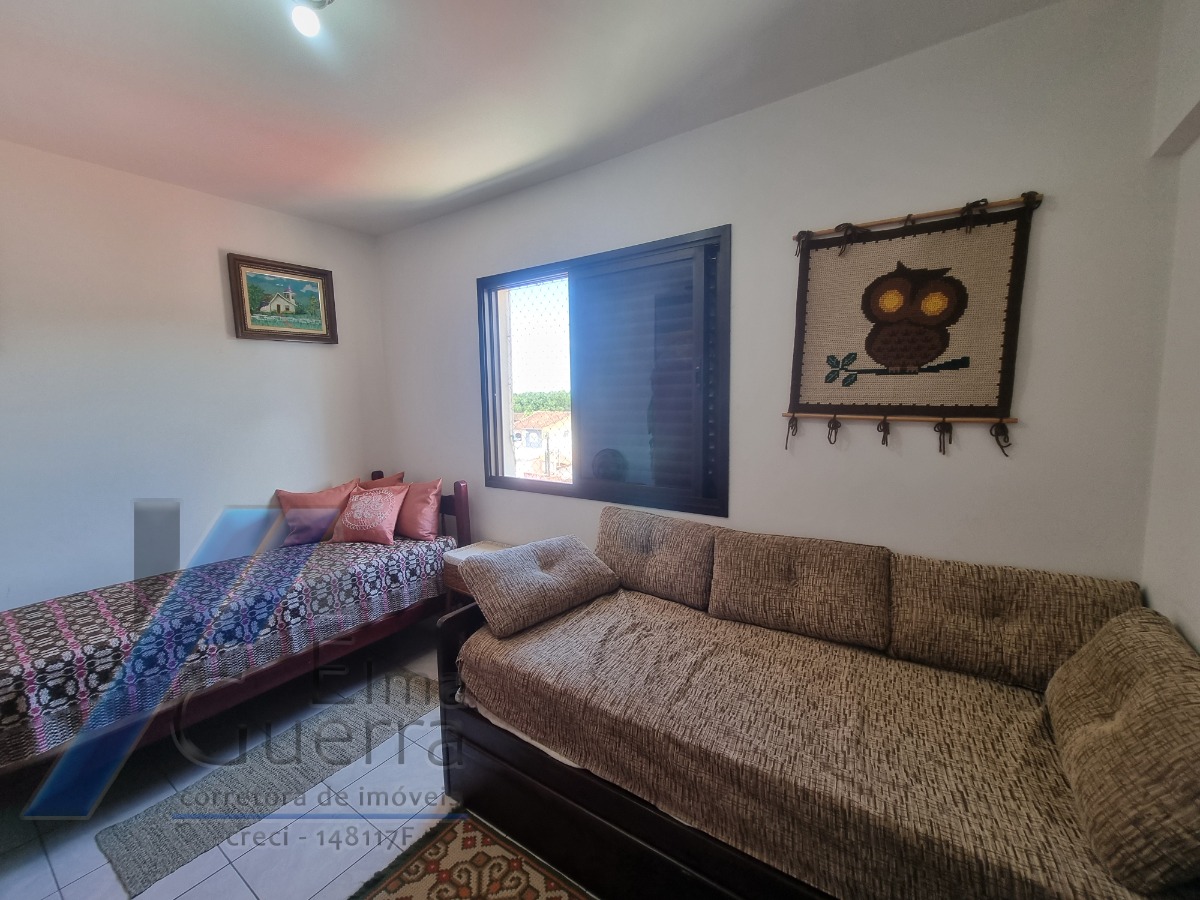 Ubatuba, Centro - Apartamento no 3º andar com 03 dormitórios, sendo 01 suíte.