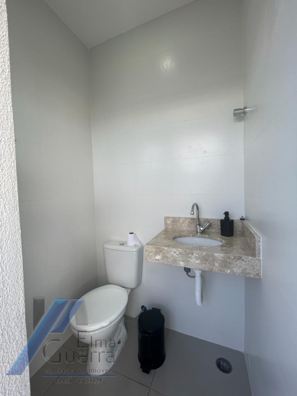 Ubatuba, Centro - Apartamento cobertura com 03 dormitórios, sendo 01 suíte e area de lazer.