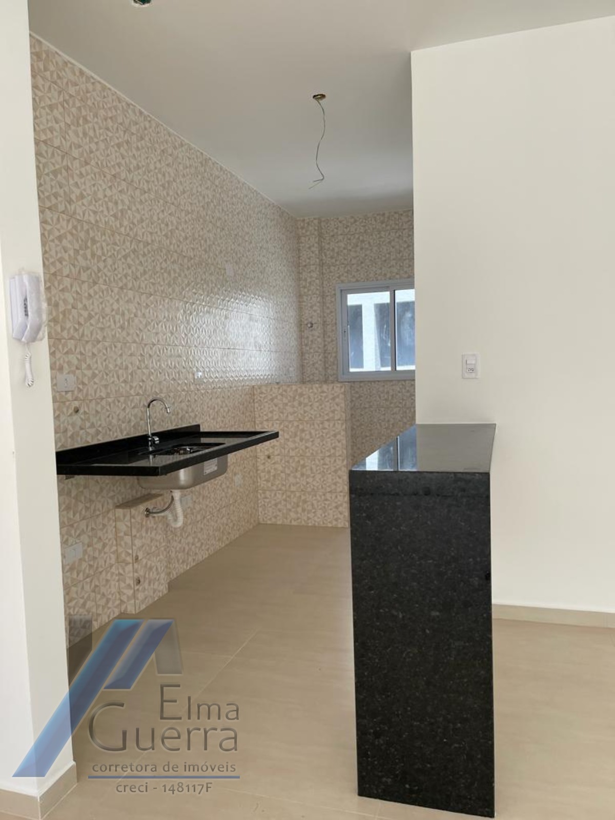 Ubatuba, Centro - Apartamento cobertura com 03 dormitórios, sendo 01 suíte e area de lazer.