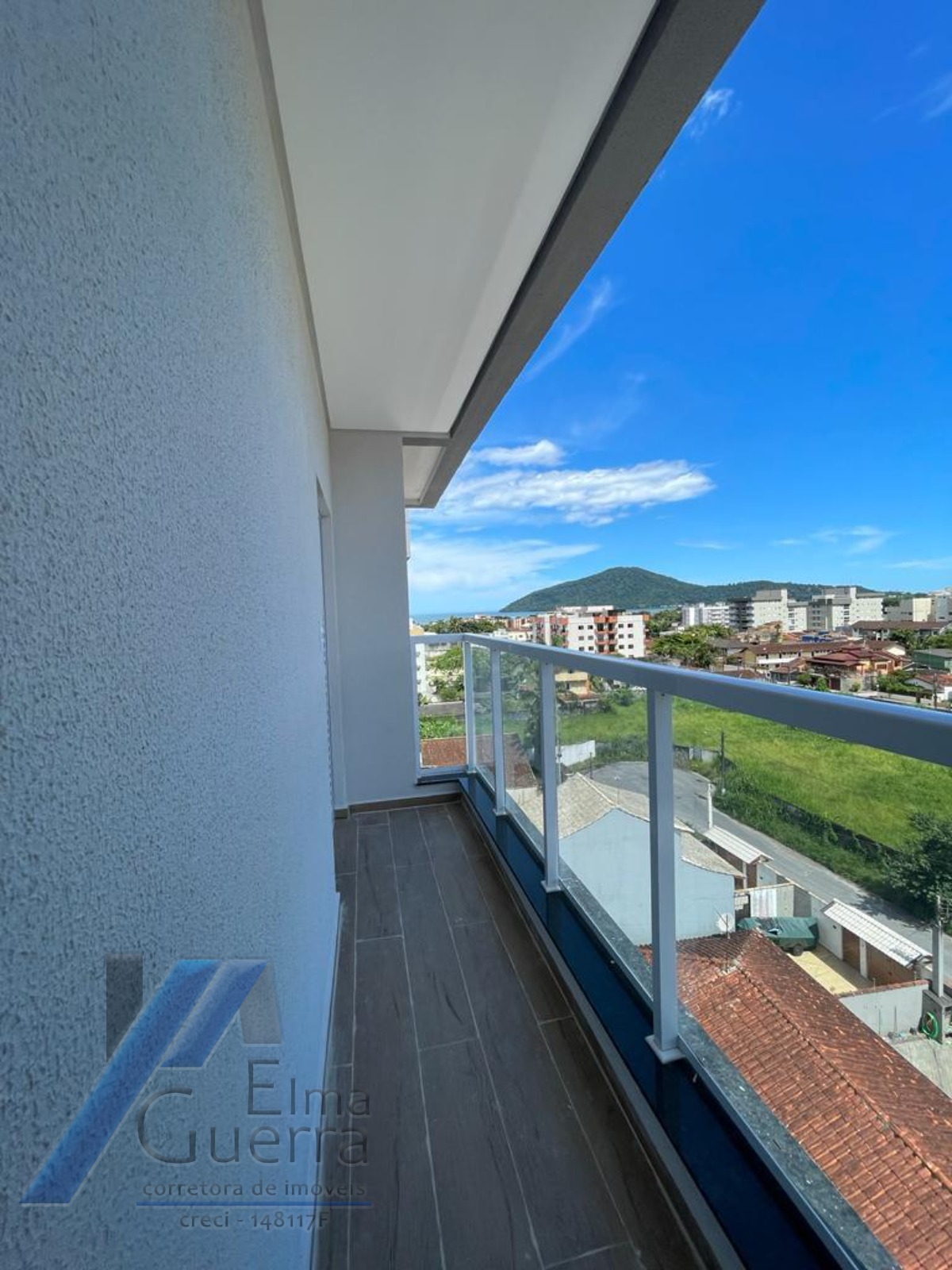 Ubatuba, Centro - Apartamento cobertura com 03 dormitórios, sendo 01 suíte e area de lazer.