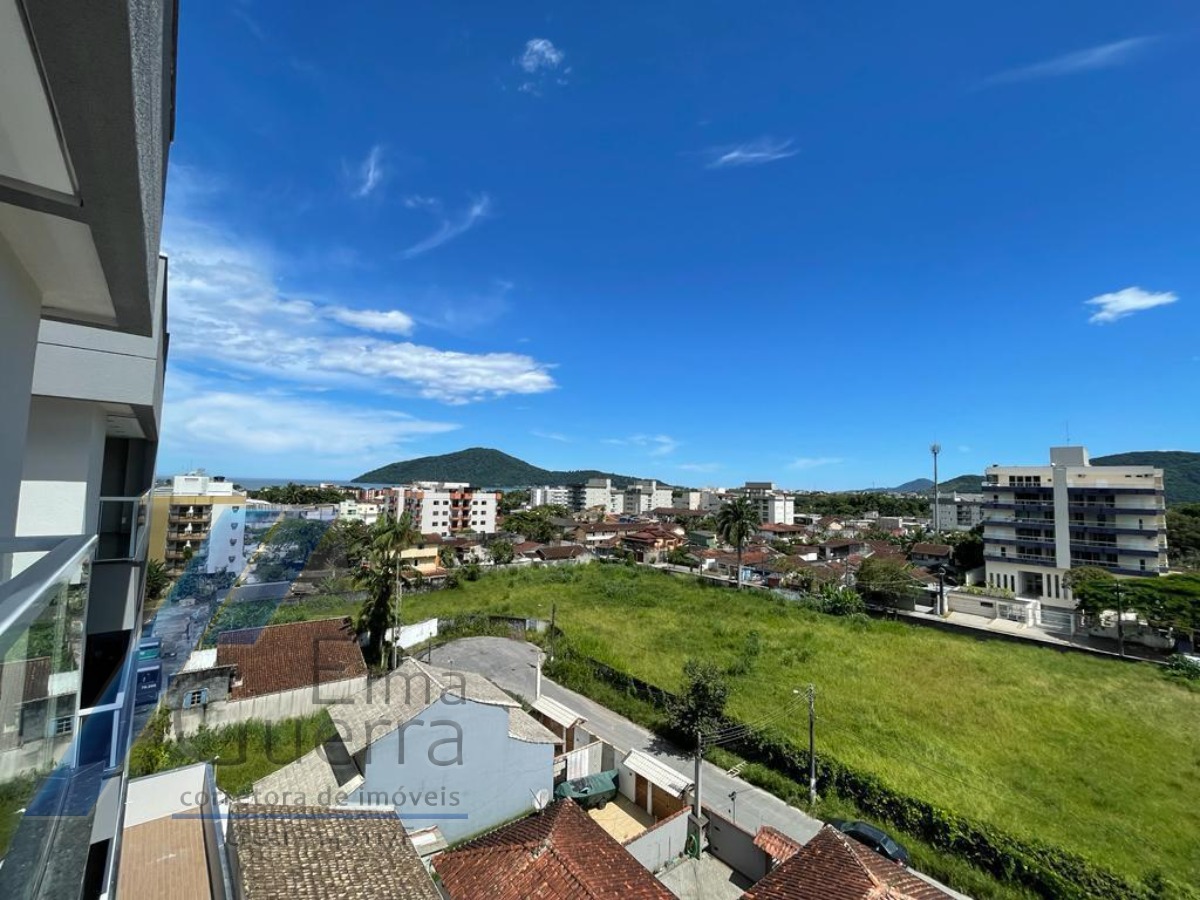 Ubatuba, Centro - Apartamento cobertura com 03 dormitórios, sendo 01 suíte e area de lazer.