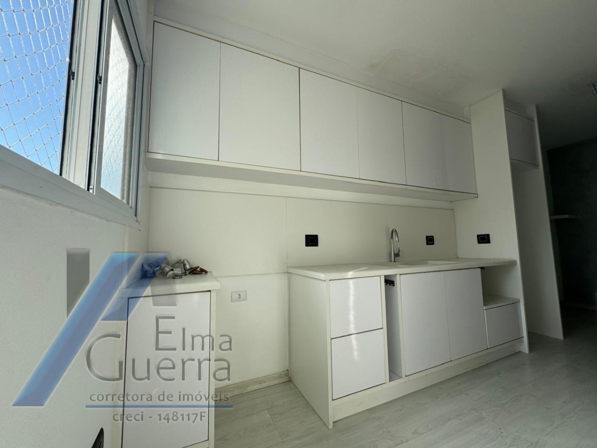 Ubatuba, Centro - Apartamento com 03 dormitórios, sendo 01 suíte e área de lazer.
