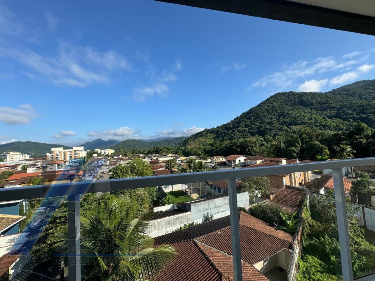 Ubatuba, Centro - Apartamento com 03 dormitórios, sendo 01 suíte e área de lazer.