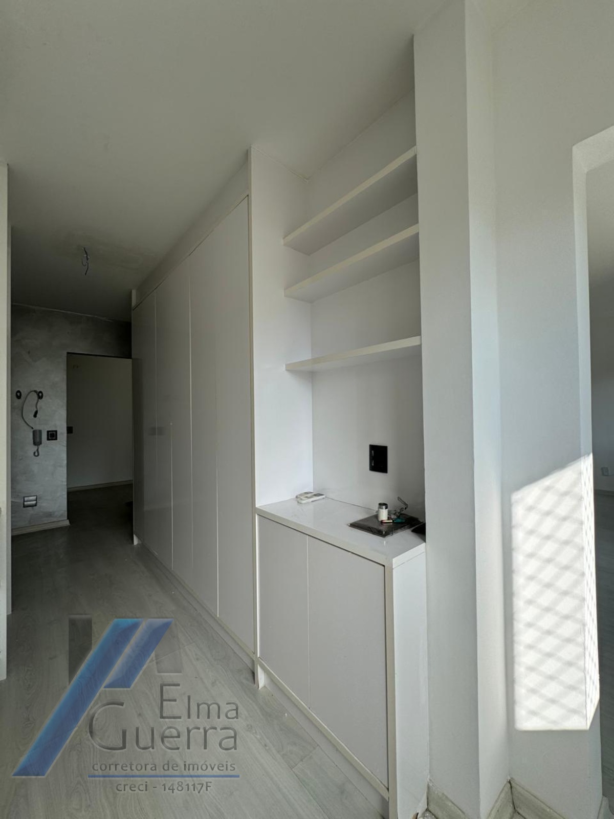 Ubatuba, Centro - Apartamento com 03 dormitórios, sendo 01 suíte e área de lazer.