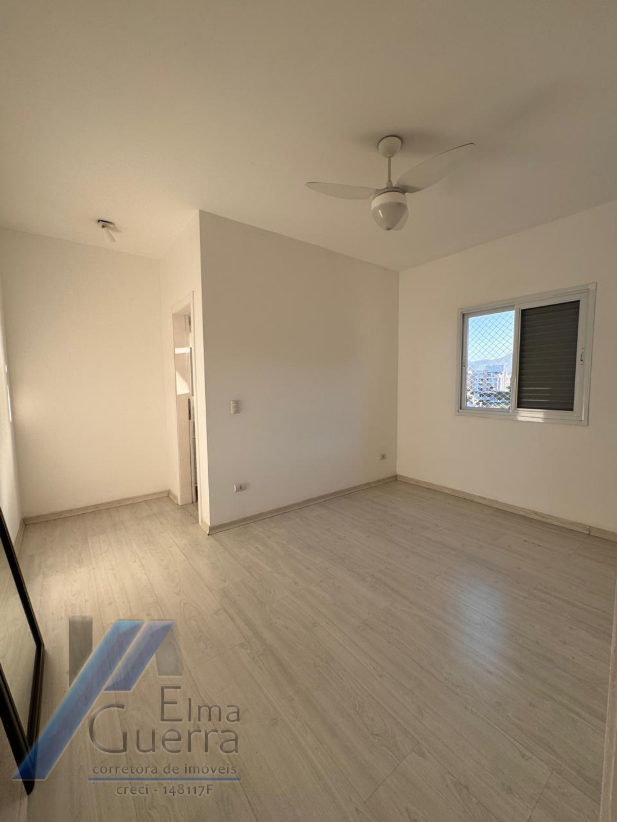 Ubatuba, Centro - Apartamento com 03 dormitórios, sendo 01 suíte e área de lazer.