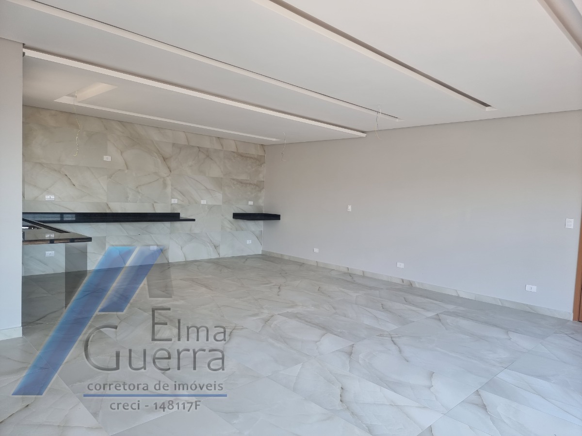 Ubatuba, Toninhas - Apartamento cobertura próximo a praia com 03 dormitórios, sendo 01 suíte com vista para o mar.