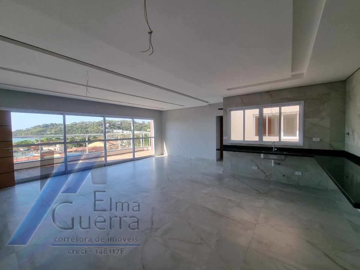 Ubatuba, Toninhas - Apartamento cobertura próximo a praia com 03 dormitórios, sendo 01 suíte com vista para o mar.