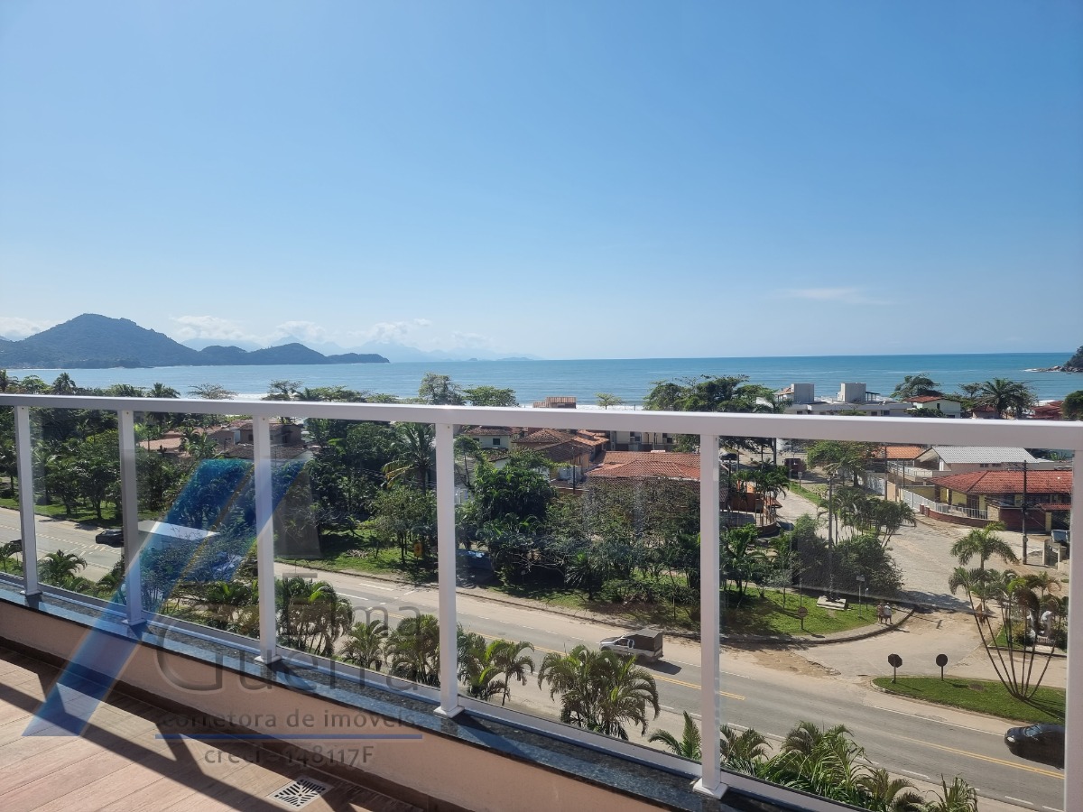 Ubatuba, Toninhas - Apartamento cobertura próximo a praia com 03 dormitórios, sendo 01 suíte com vista para o mar.