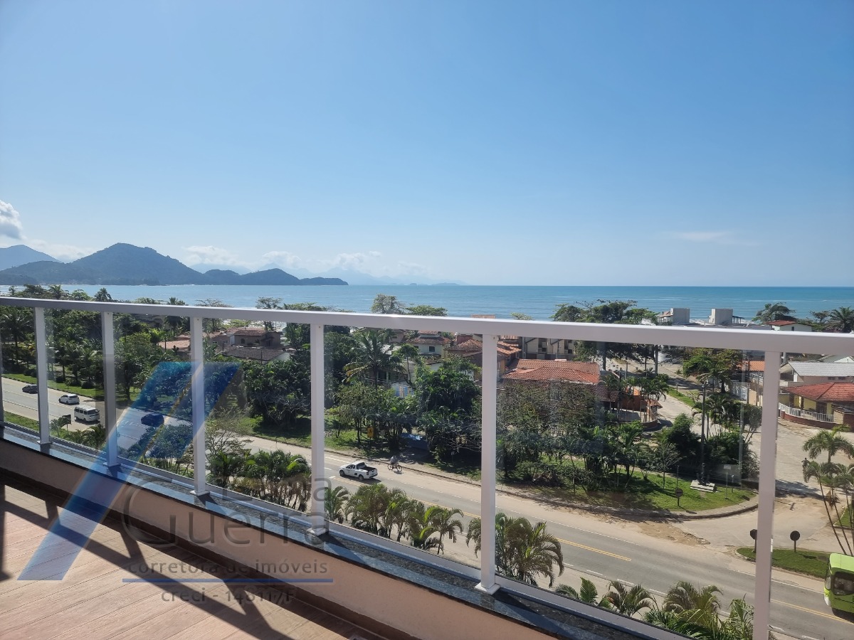 Ubatuba, Toninhas - Apartamento cobertura próximo a praia com 03 dormitórios, sendo 01 suíte com vista para o mar.