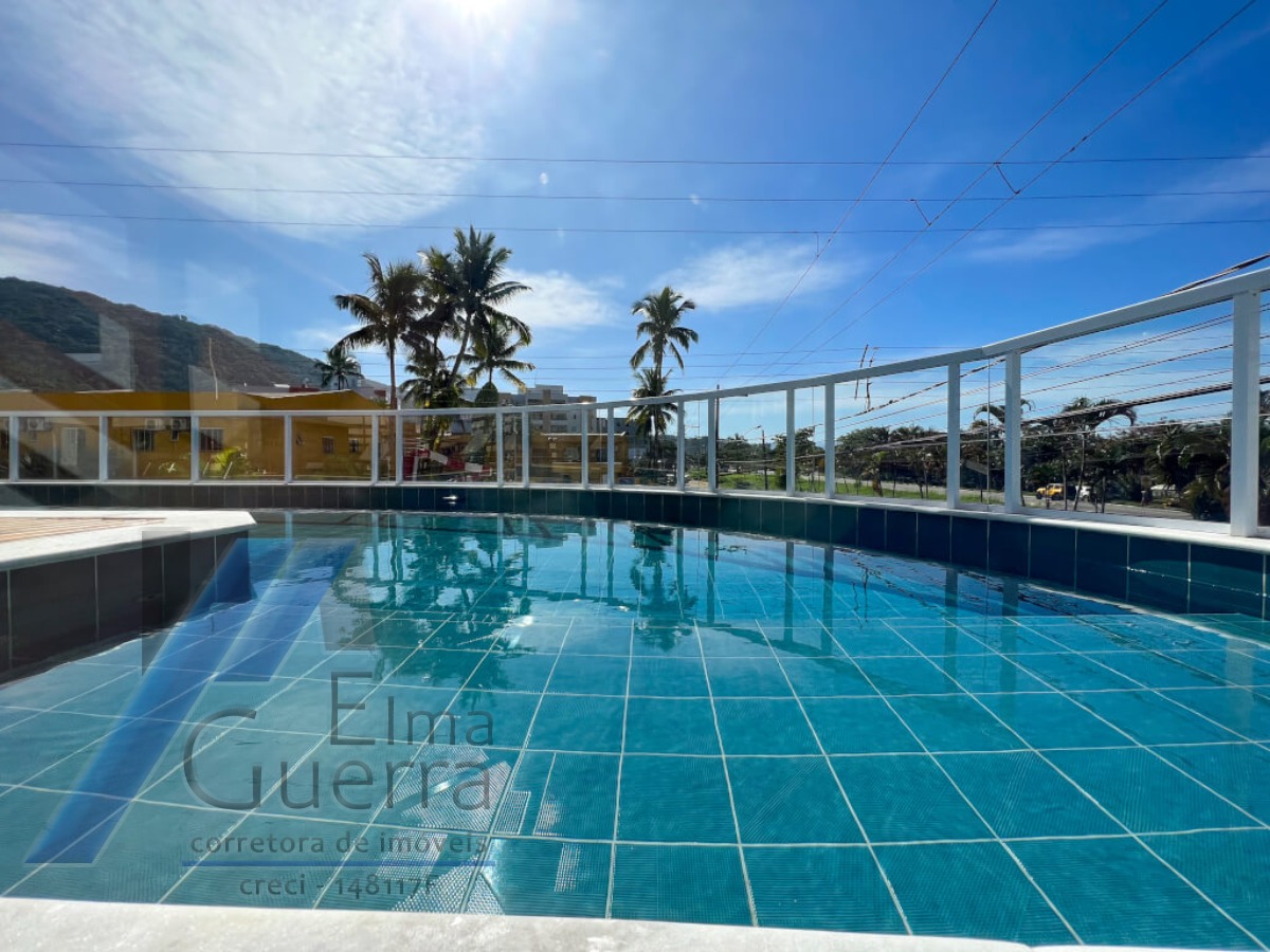 Ubatuba, Toninhas - Apartamento cobertura próximo a praia com 03 dormitórios, sendo 01 suíte com vista para o mar.