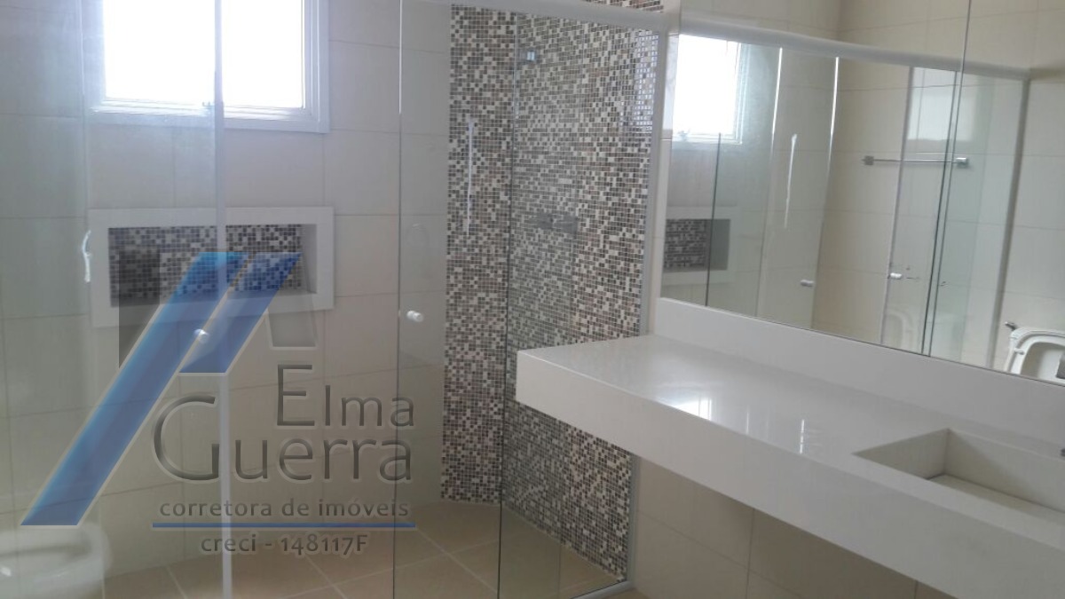 Ubatuba, Centro - Apartamento cobertura com 04 suítes e área de lazer completa.