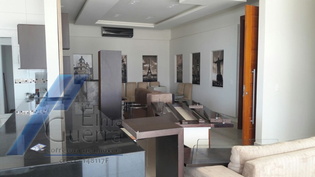 Ubatuba, Centro - Apartamento cobertura com 04 suítes e área de lazer completa.