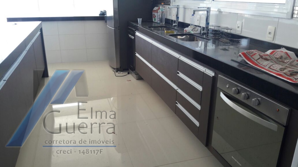 Ubatuba, Centro - Apartamento cobertura com 04 suítes e área de lazer completa.