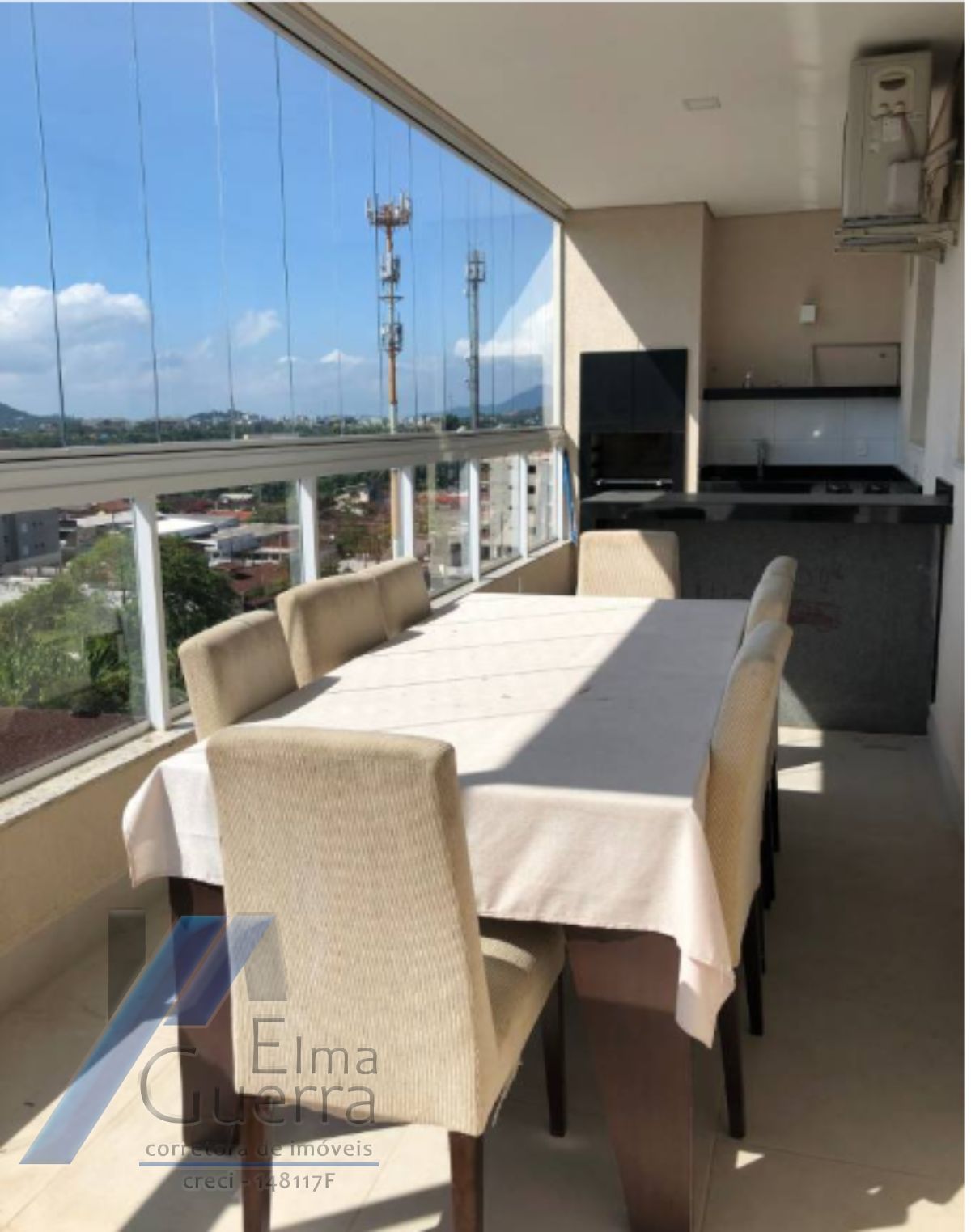 Ubatuba, Centro - Apartamento cobertura com 04 suítes e área de lazer completa.