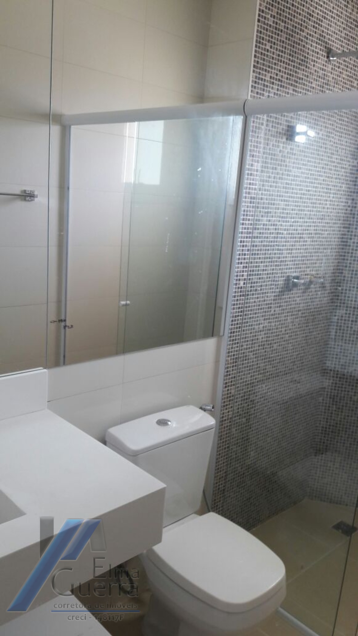 Ubatuba, Centro - Apartamento cobertura com 04 suítes e área de lazer completa.