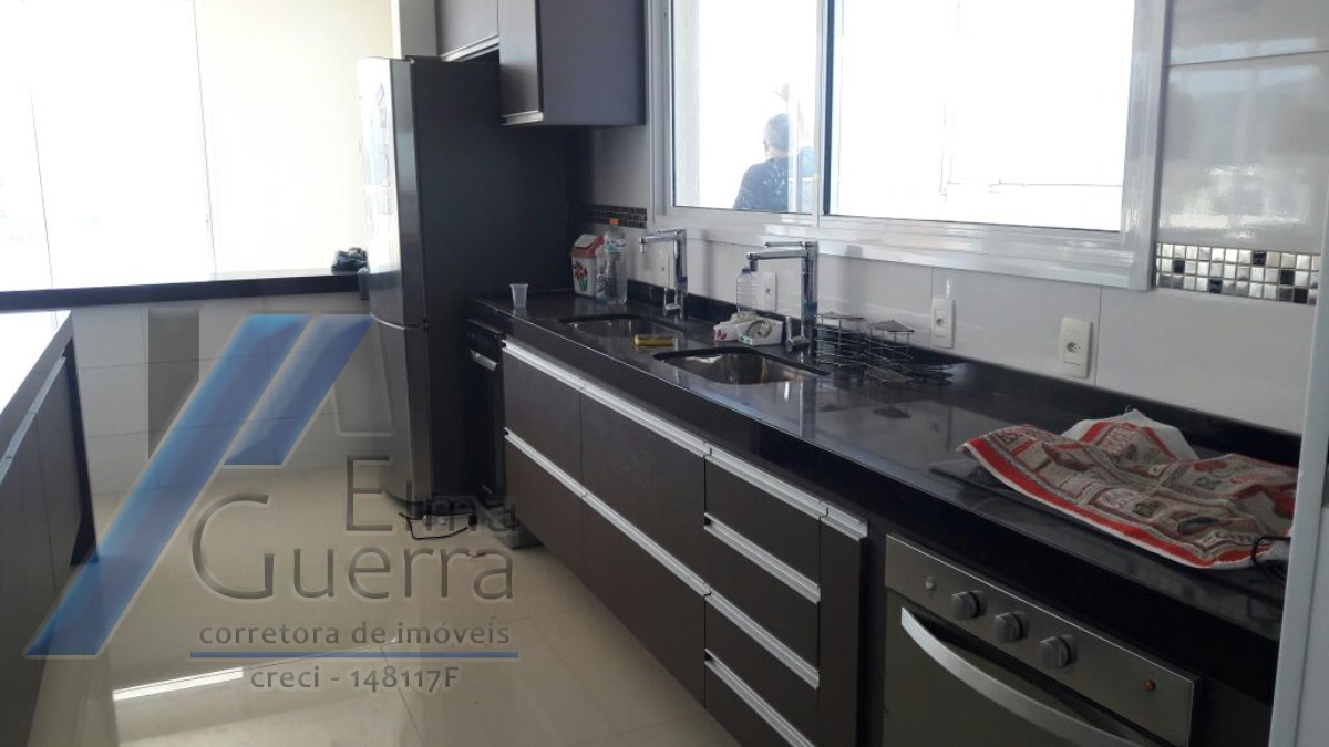 Ubatuba, Centro - Apartamento cobertura com 04 suítes e área de lazer completa.